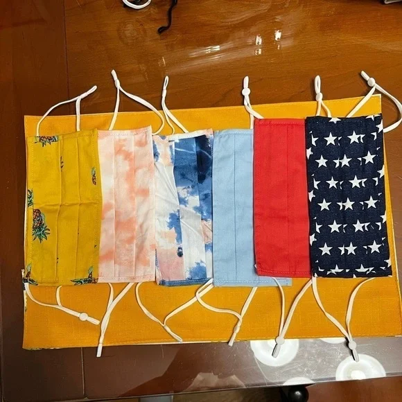 NWOT-OLD Navy Adult Summer Print Cloth Masks - Picture 1 of 3